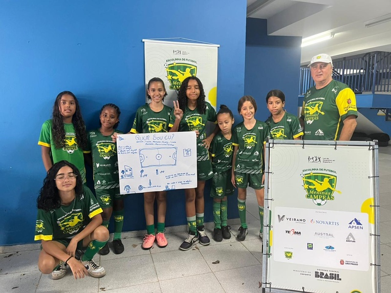 Alunas da Escolinha de Futebol Meninas Campeãs de São Paulo (SP) aprenderam mais sobre si mesmas e seu papel na comunidade | Foto: Divulgação