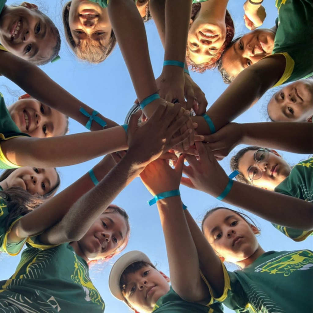 Celebrando o Abril Azul, Escolinha de Futebol Meninas Campeãs de Bela Cruz (CE) destacou a importância da inclusão e do respeito | Foto: Divulgação