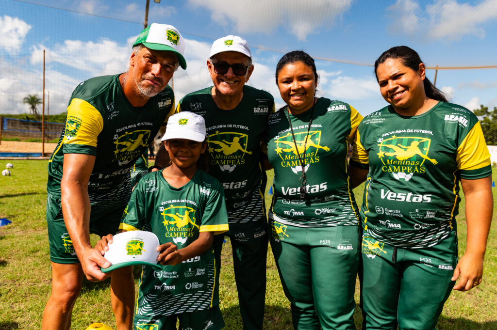 Turmas de Itaitinga e Pacajus (CE) se reuniram com o padrinho olímpico Juraci Moreira em momento especial | Foto: Tavares Junior